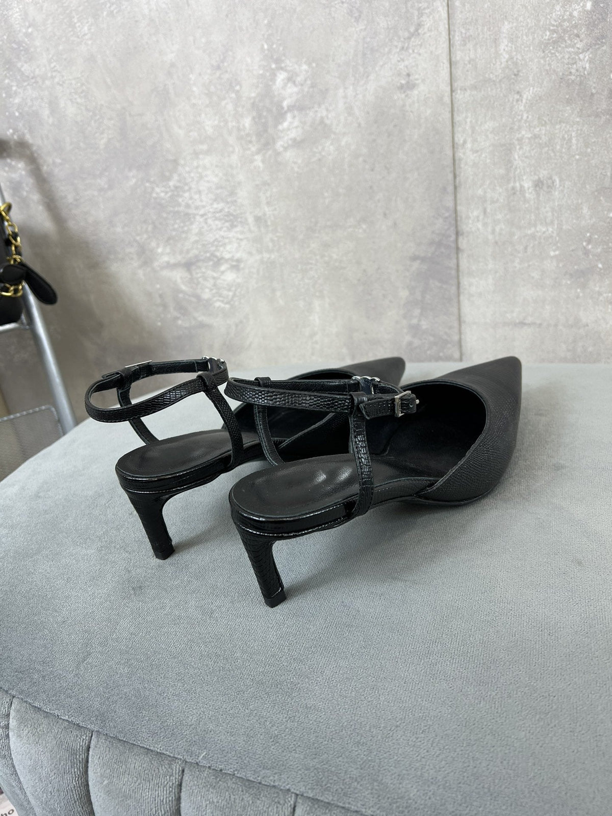 cl kitten with strap 45 black lizard stamped calfskin