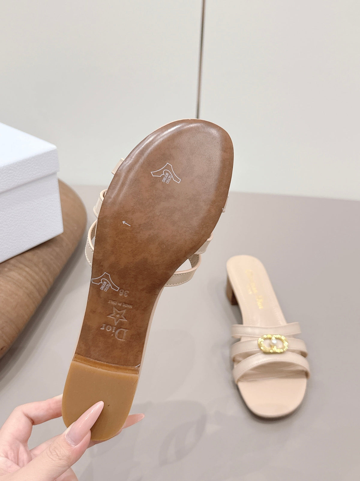 CD 26s 30M Sandal 4.5cm Beige Calfskin 738220