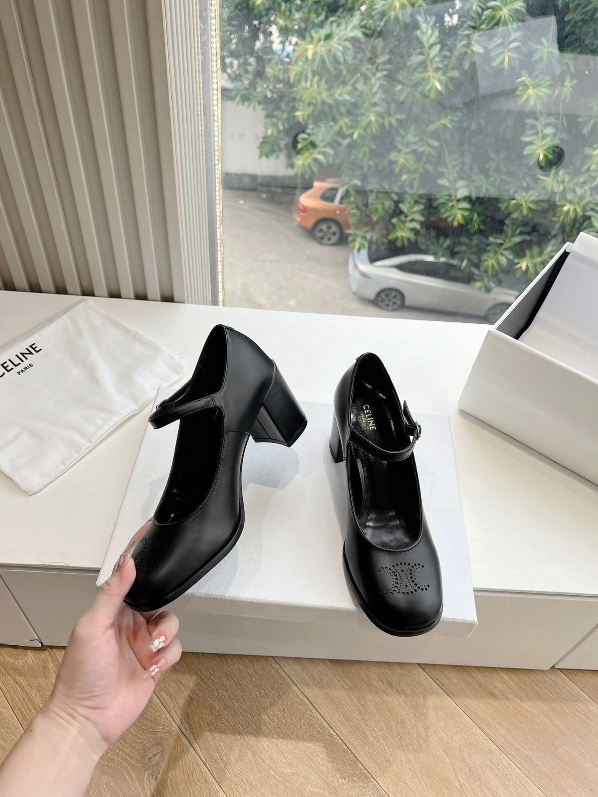 HIGH MARY JANE SHOES IN BLACK CALFSKIN