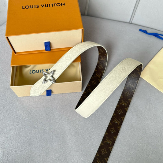 LOUIS VUITTON LV MINI FLOWERGRAM 30MM REVERSIBLE BELT IN WHITE EMBOSSED CALFSKIN SILVER HARDWARE