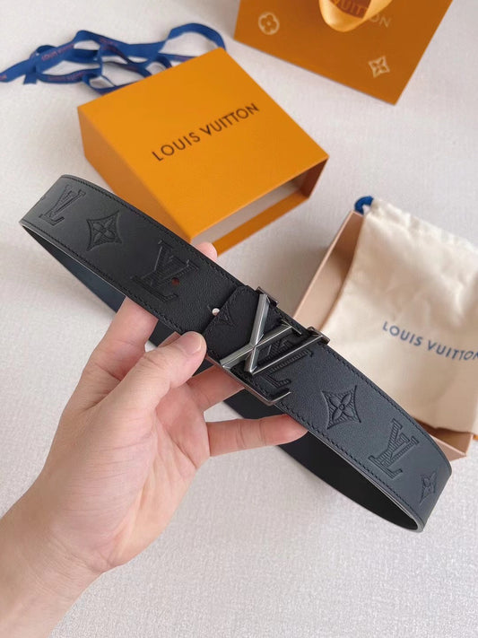 LOUIS VUITTON LV 25S BELT 40 MM IN BLACK CALFSKIN 593217