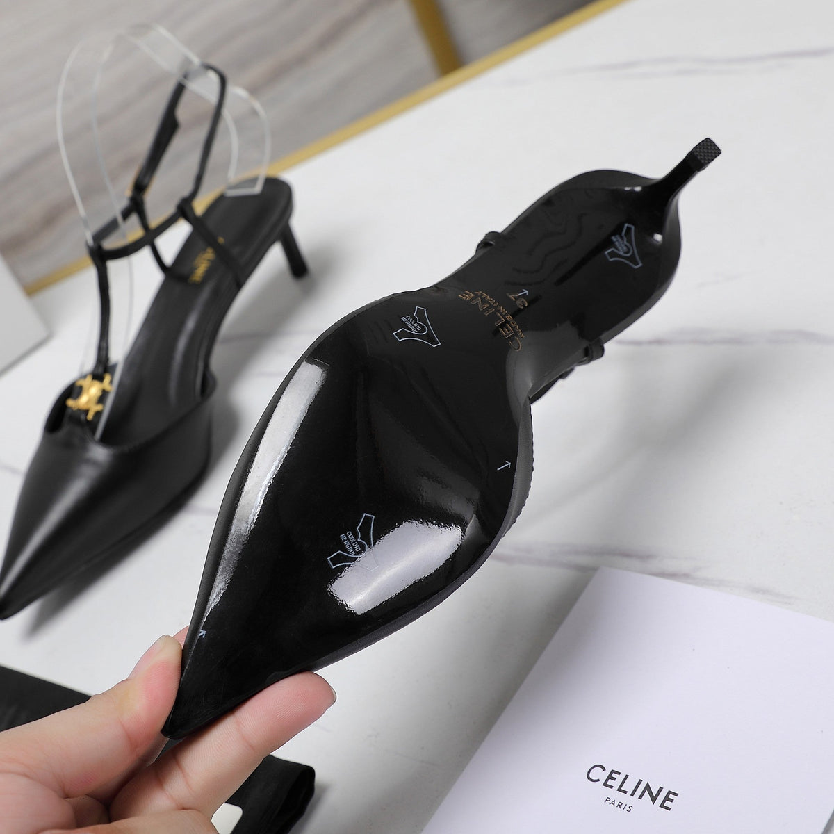 HIGH 5 CM SLINGBACK IN BLACK CALFSKIN WITH GOLD LOGO