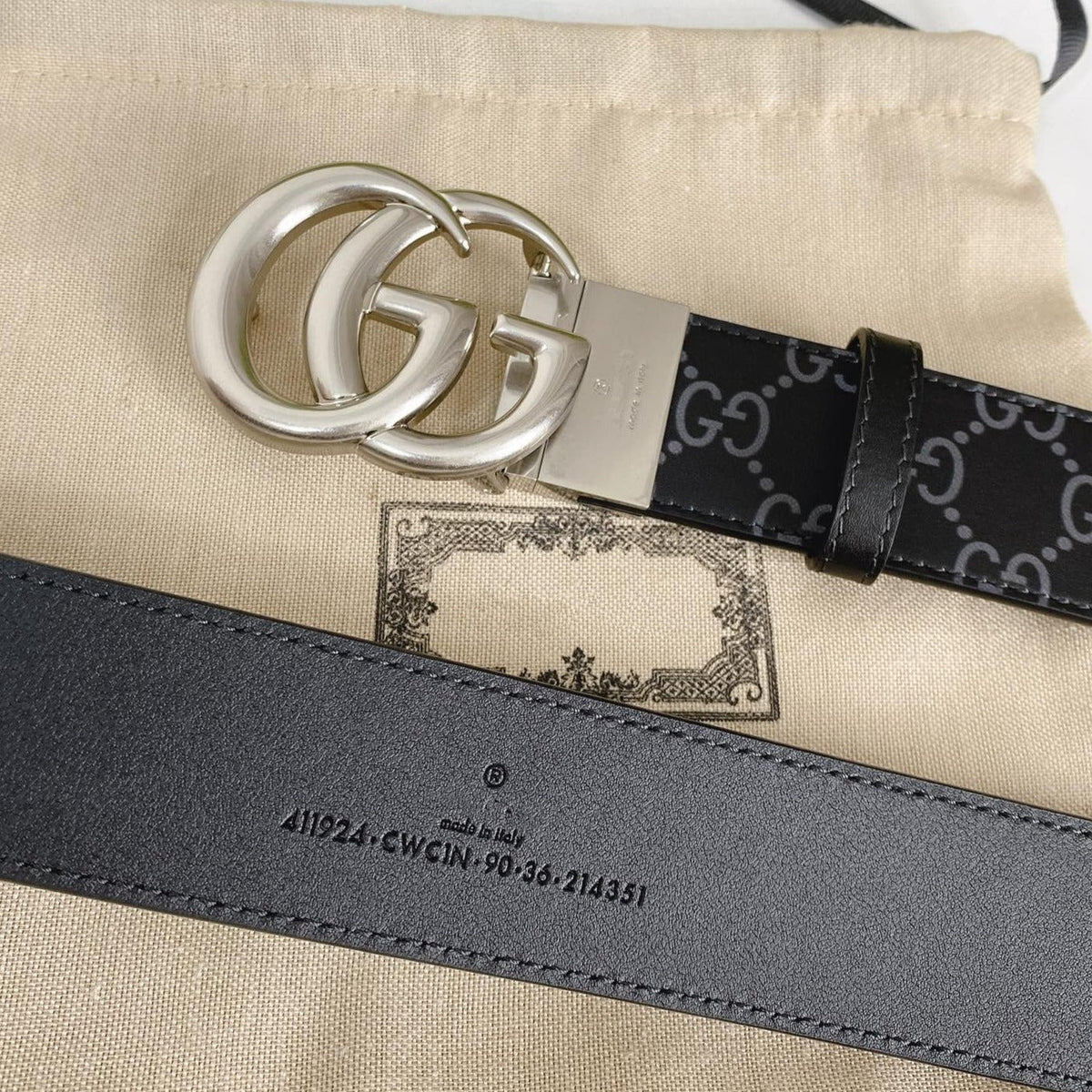 DOUBLE G SILVER BUCKLE 38MM BLACK LEATHER GREY MONOGRAM