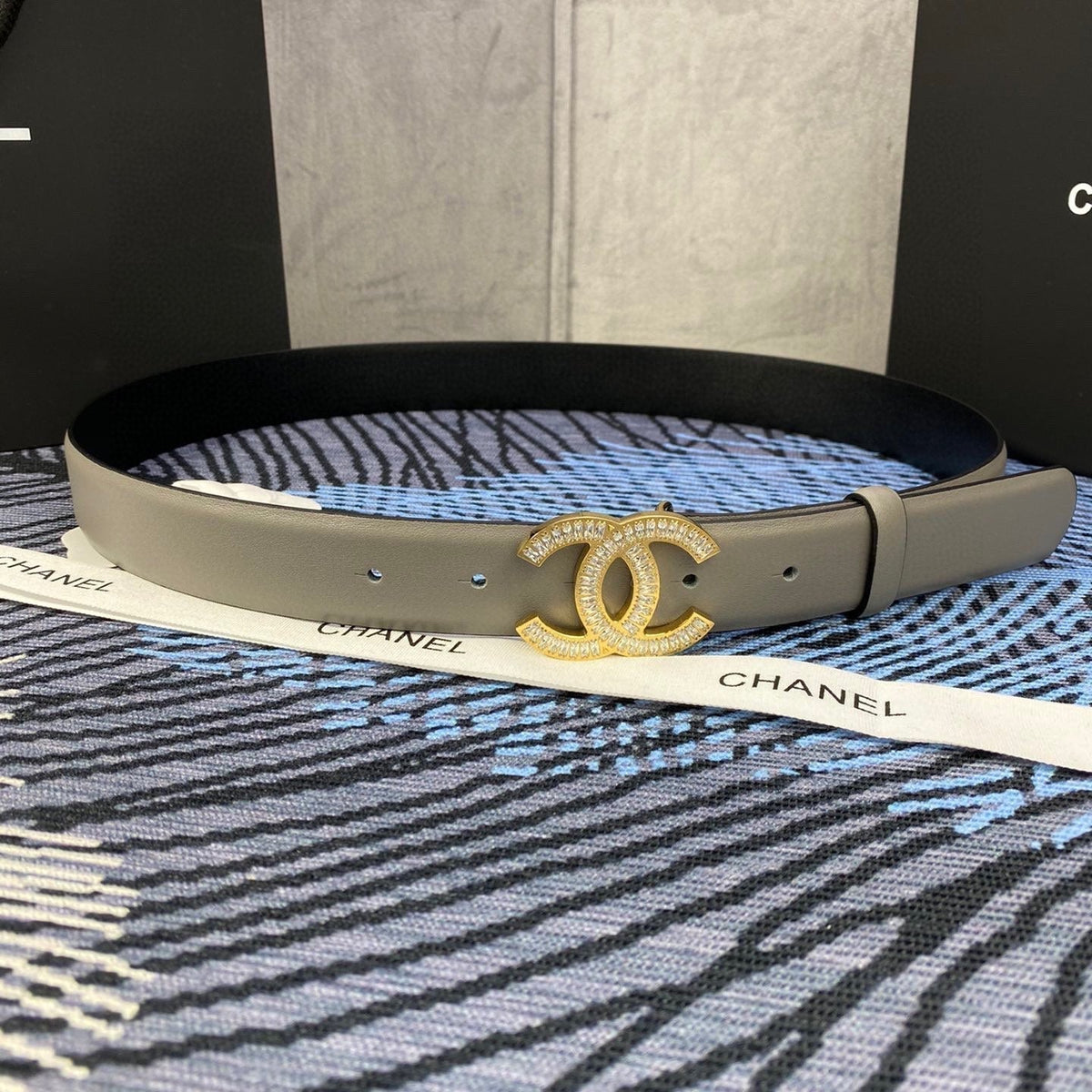 CHANEL 25S BELT 30 MM IN GREY CALFSKIN WITH GOLD HARDWARE 615093