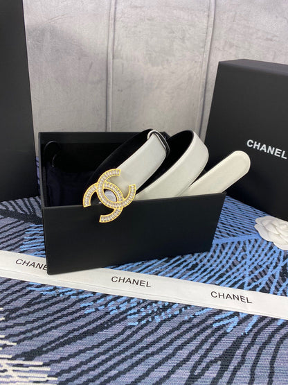 CHANEL 25S BELT 30 MM IN WHITE CALFSKIN WITH GOLD HARDWARE 615098