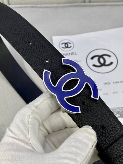 CHANEL 30MM BELT IN BLACK GRAINED CALFSKIN WITH NAVY BLUE METAL LOGO