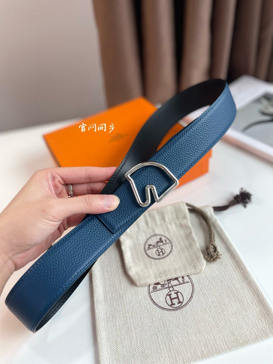 HERMES BOUCLE BELT BUCKLE & REVERSIBLE NAVY BLUE AND BLACK AND WHITE LEATHER STRAP 38MM SILVER HARDWARE