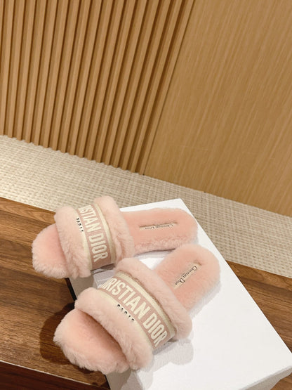 CD Dway Slide Pastel Pink Fleece Lining And Canvas Fabric
