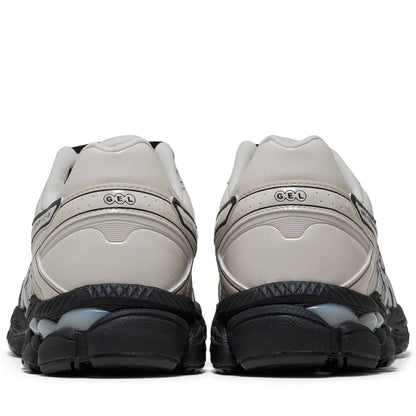 Asics Gel-Cumulus 16 - White/Cream