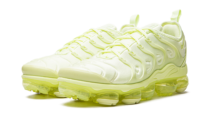 AIR VAPORMAX PLUS WMNS DJ3023 700