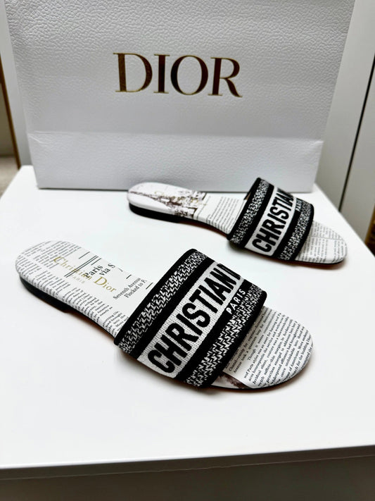 CD 26s Embroidered Slippers Black White Canvas Leather 683019