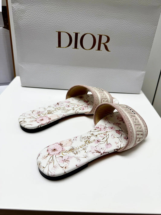 CD 26s Embroidered Sandals Pink Pastel Canvas Leather 683020