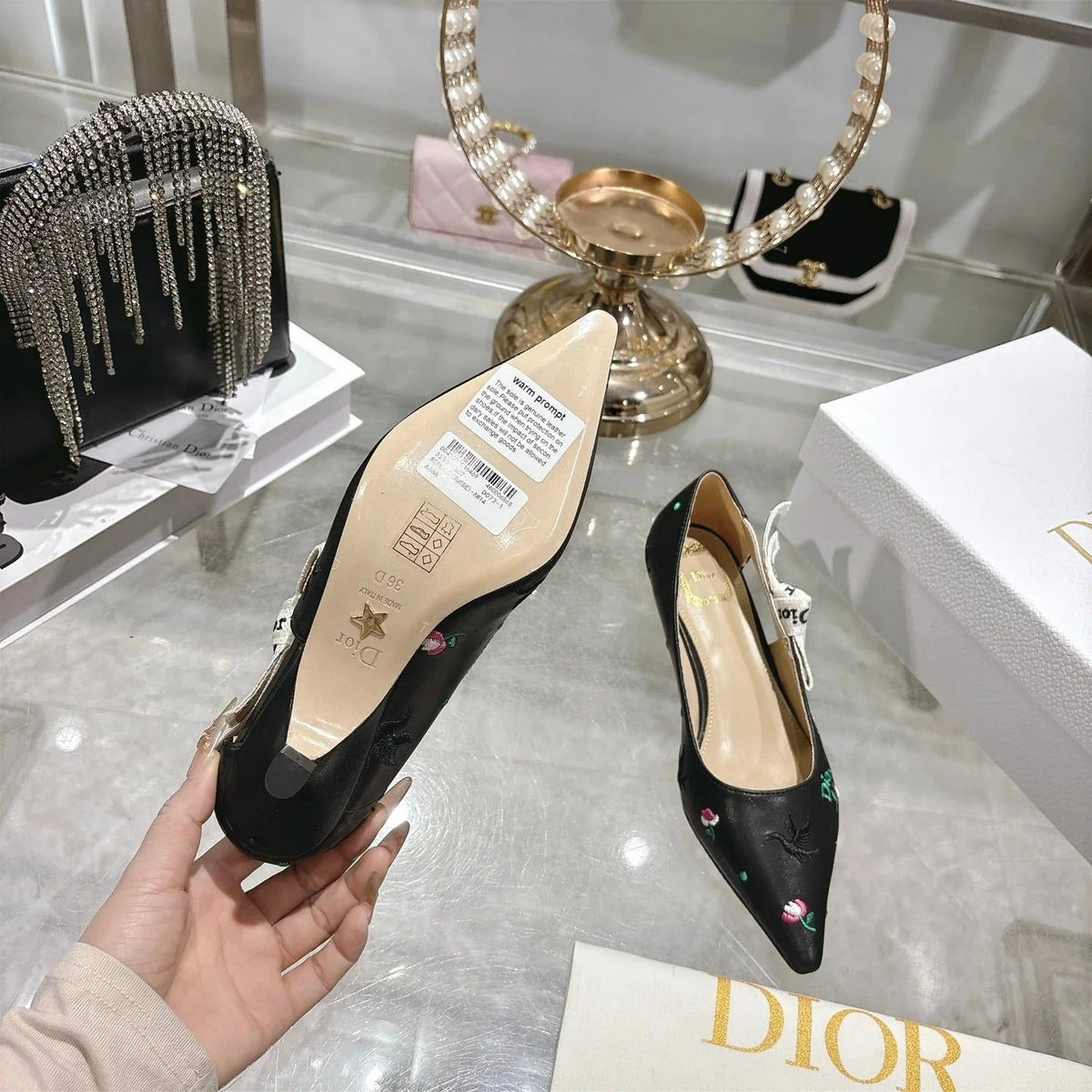 CD 26 High Heel Pump Flower 25 Black Sheepskin Ribbon 679714