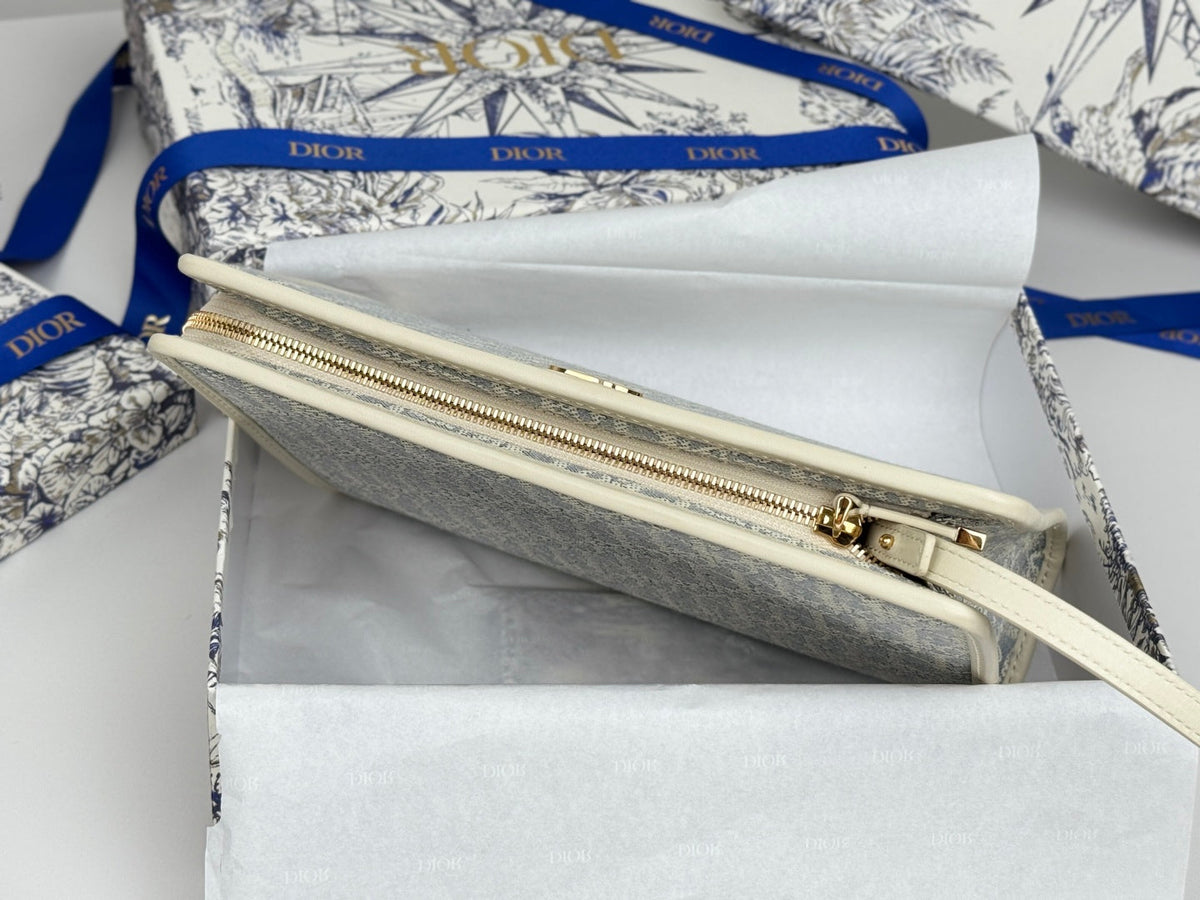 CD 30 Montaigne Dea Pouch 26cm White Blue Jacquard 258615
