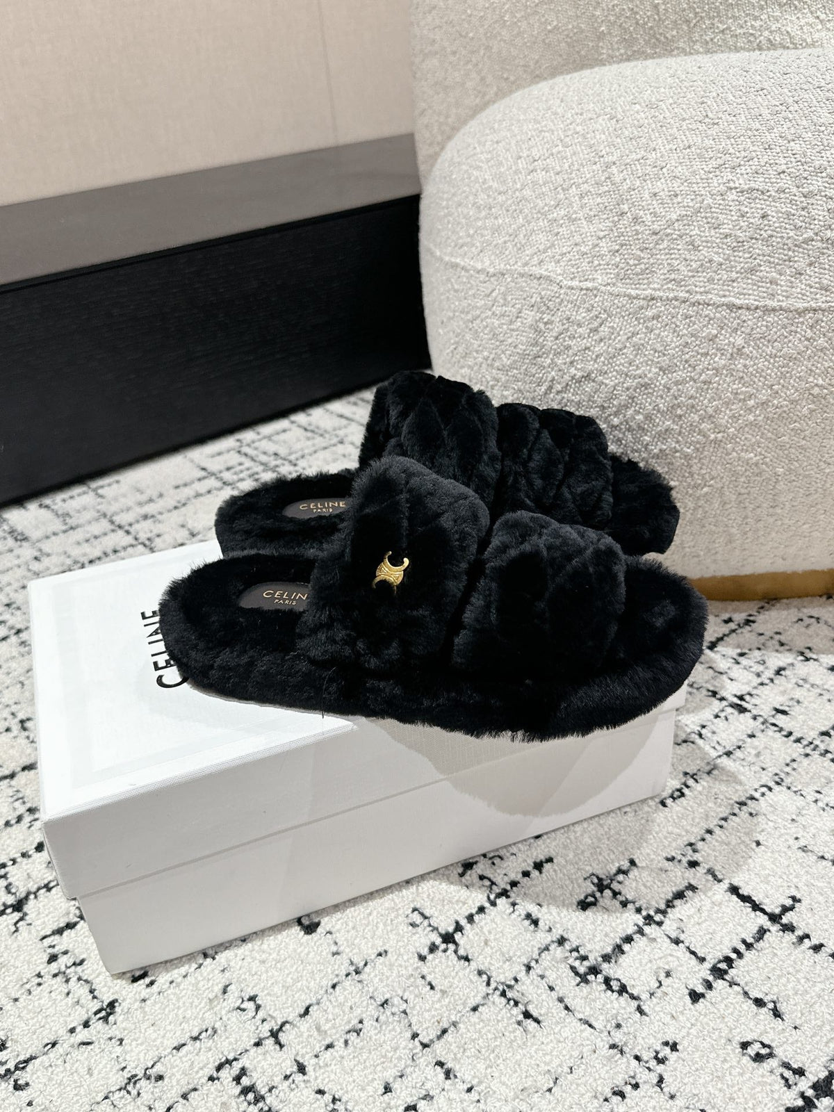 DAD SANDAL MULE IN BLACK SHEARLING