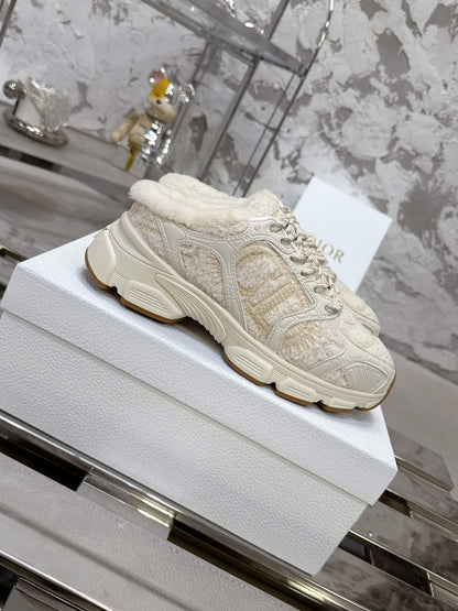 Dior 25 Chrono Sneakers Light Beige Fur Calfskin 530323