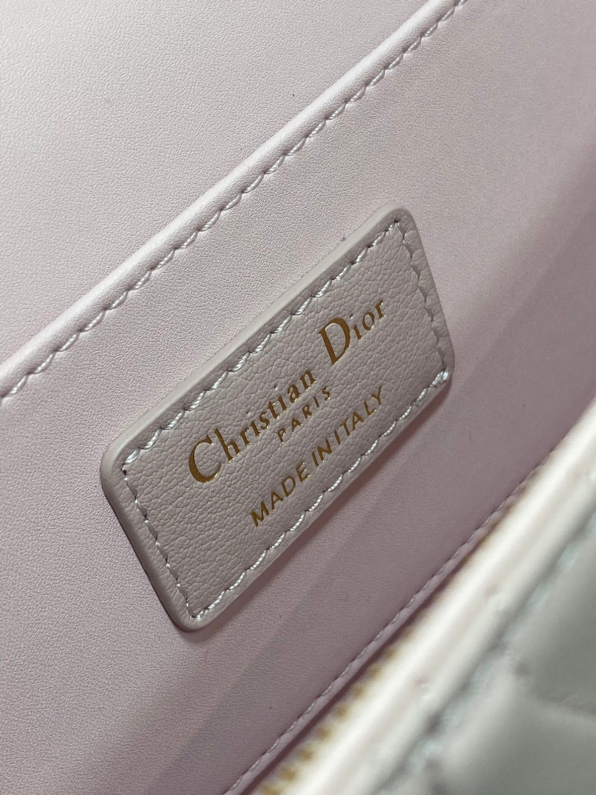 FLAP BAG 18 PALE PINK QUILTED ALLOVER CALFSKIN