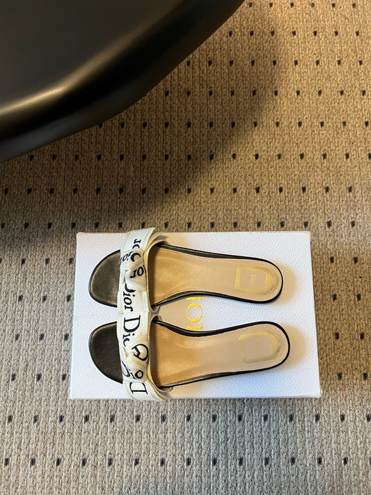 CD 26s J'Adior Slide White Black Embroidered Cotton 820047