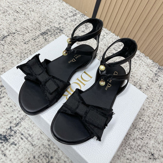 CD 26s Sandals Black Sheepskin Canvas 643494