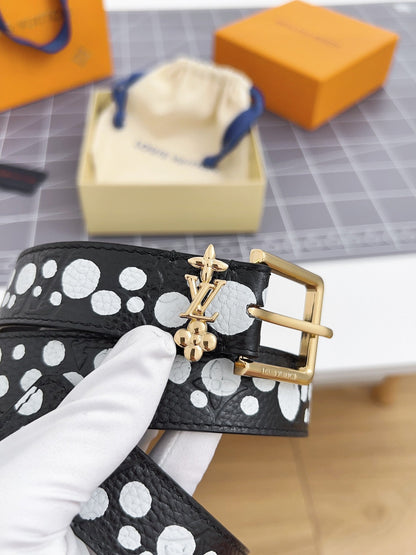 LOUIS VUITTON LV Bloom 30mm Belt Gold Buckle Black White Leather