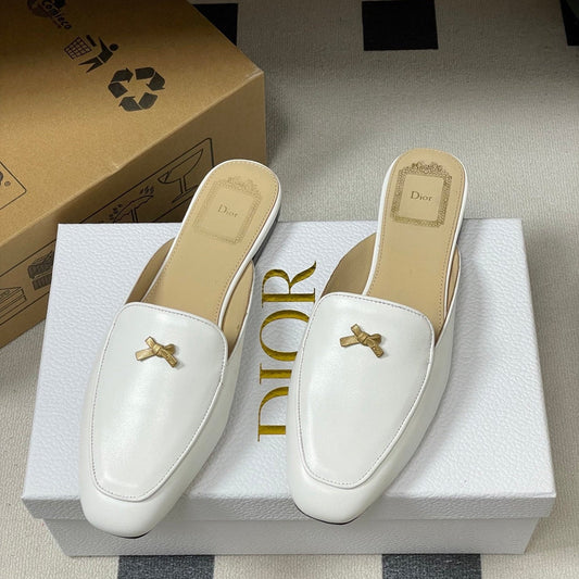 CD 26 Baby Bow Flat Mule White Cowhide Sheepskin 632596