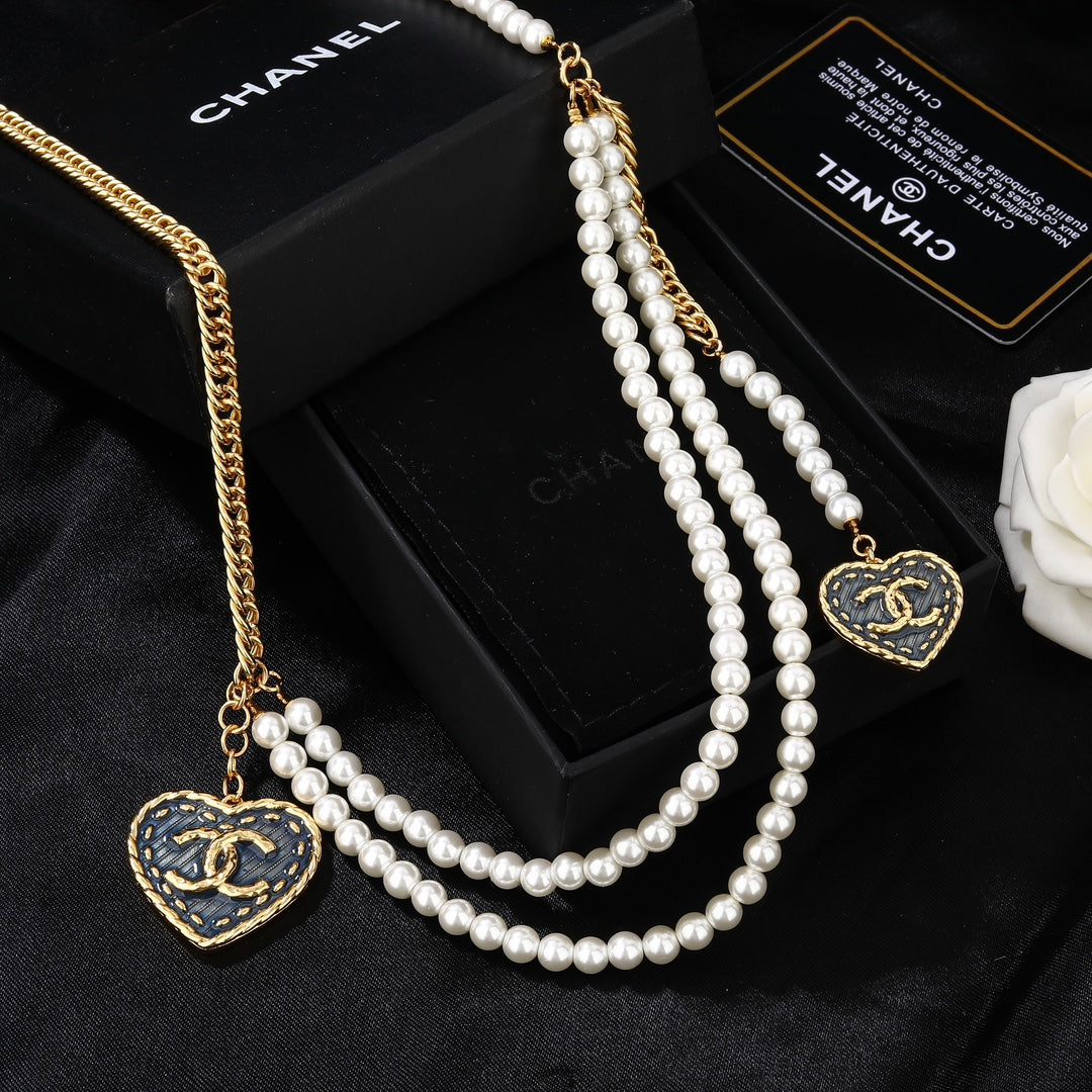 CHANEL 25S CHAIN BELT IN WHITE PEARL 614480