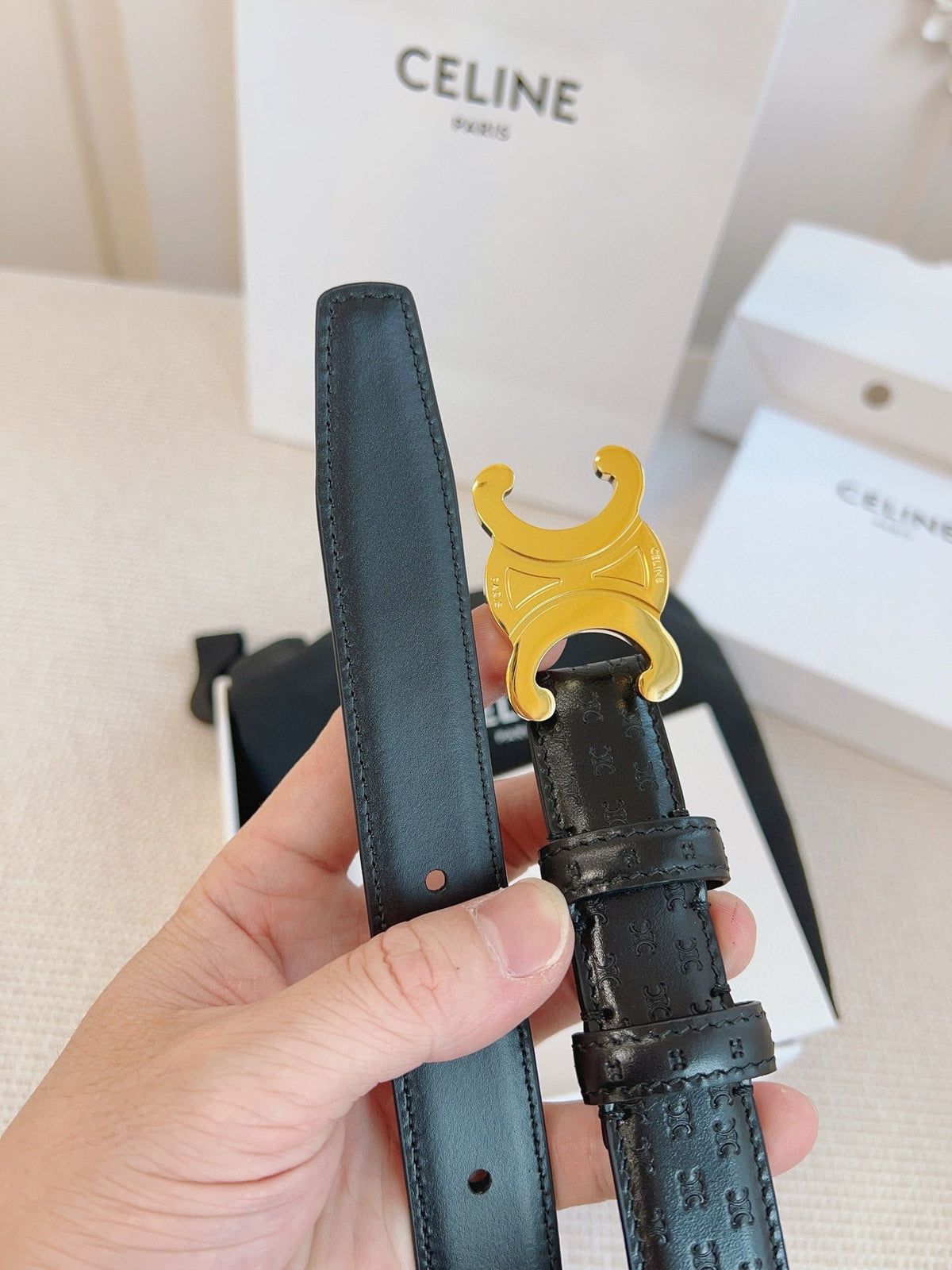 CELINE 25S BELT TRIOMPHE 25MM IN BLACK CALFSKIN DEBOSSED LOGO 563328