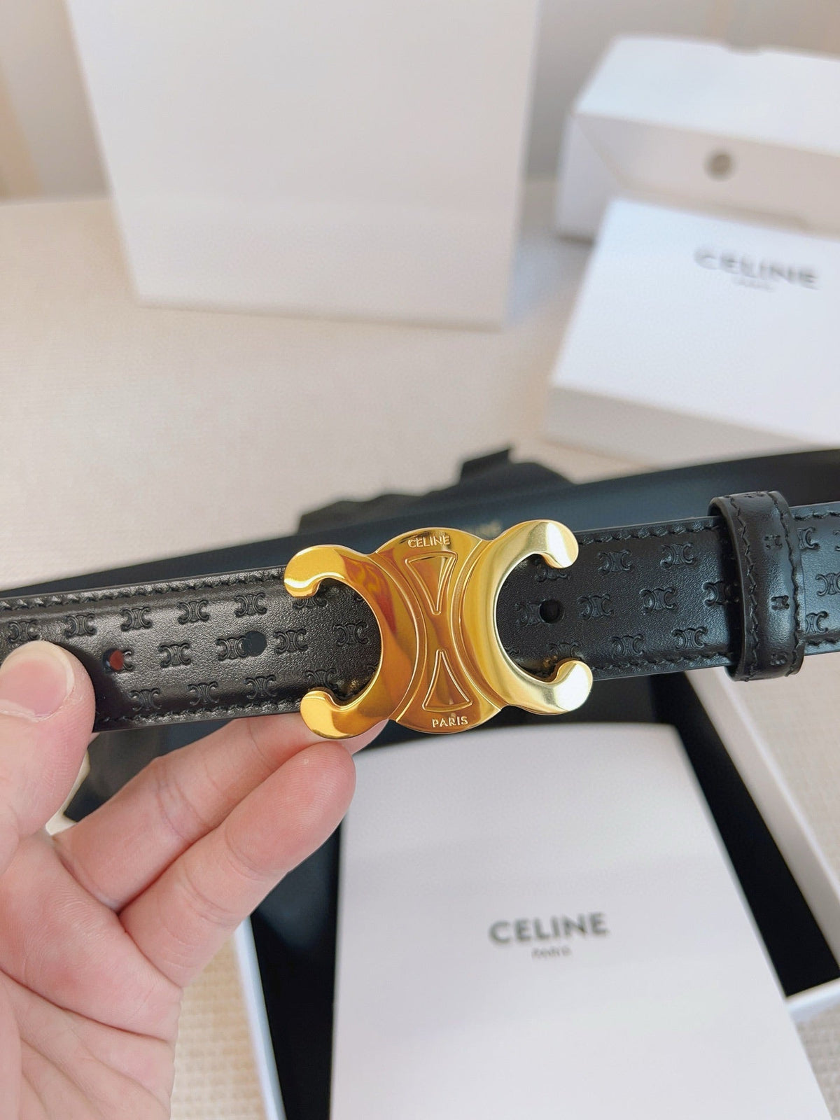 CELINE 25S BELT TRIOMPHE 25MM IN BLACK CALFSKIN DEBOSSED LOGO 563328