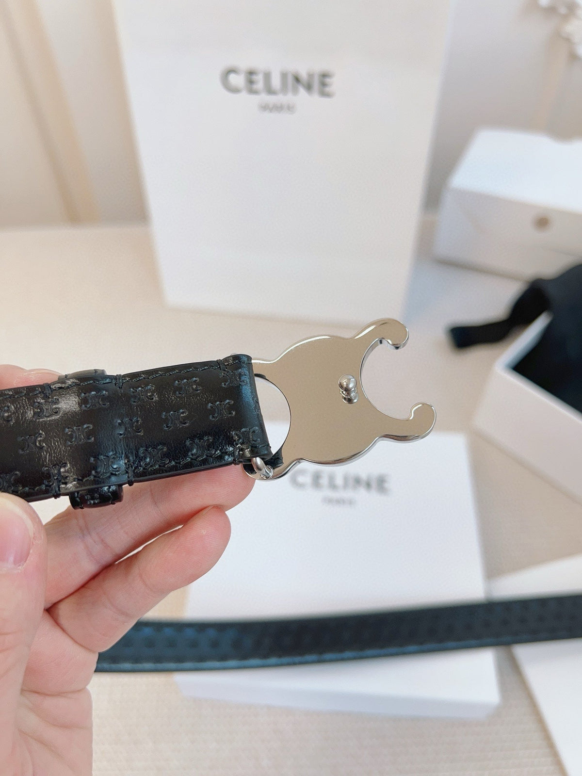 CELINE 25S BELT TRIOMPHE 25MM IN BLACK CALFSKIN DEBOSSED LOGO 563329