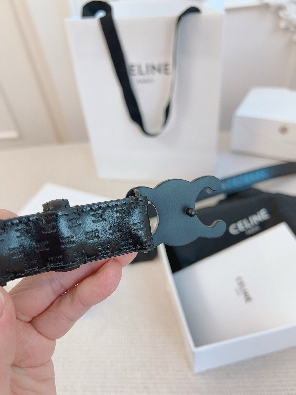 CELINE 25S BELT TRIOMPHE 25MM IN BLACK CALFSKIN DEBOSSED LOGO 563330