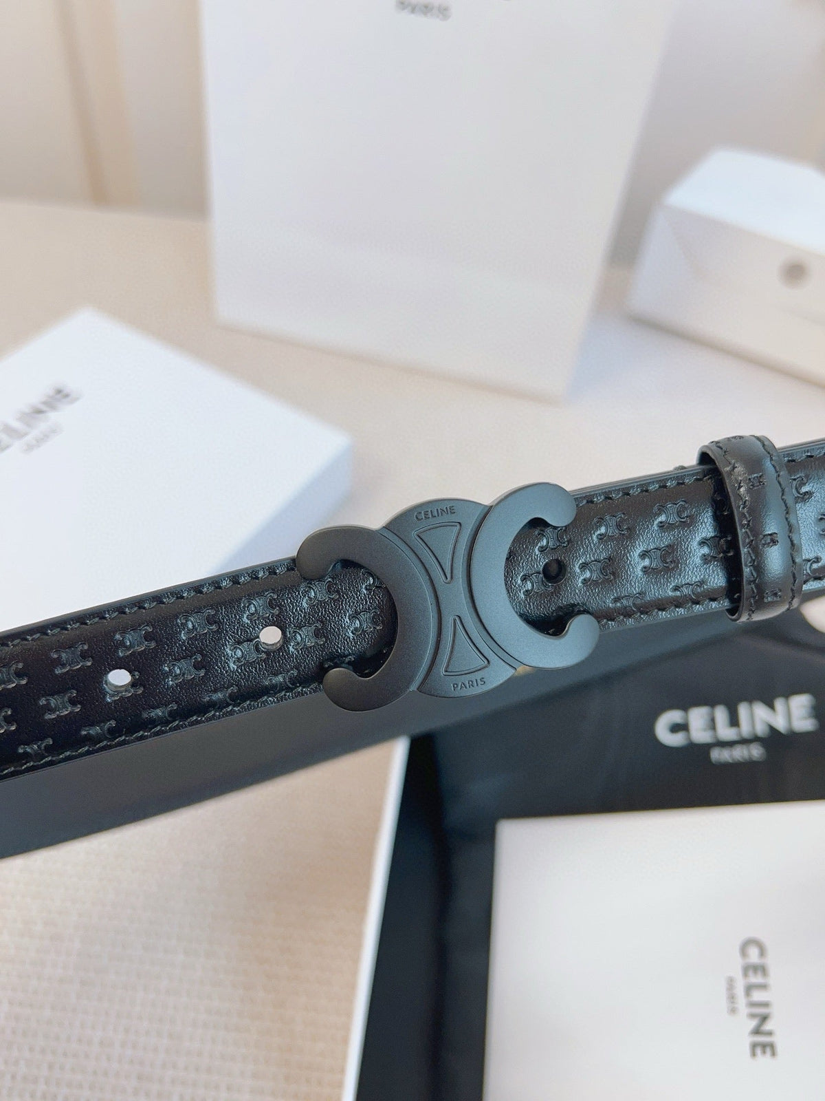 CELINE 25S BELT TRIOMPHE 25MM IN BLACK CALFSKIN DEBOSSED LOGO 563330