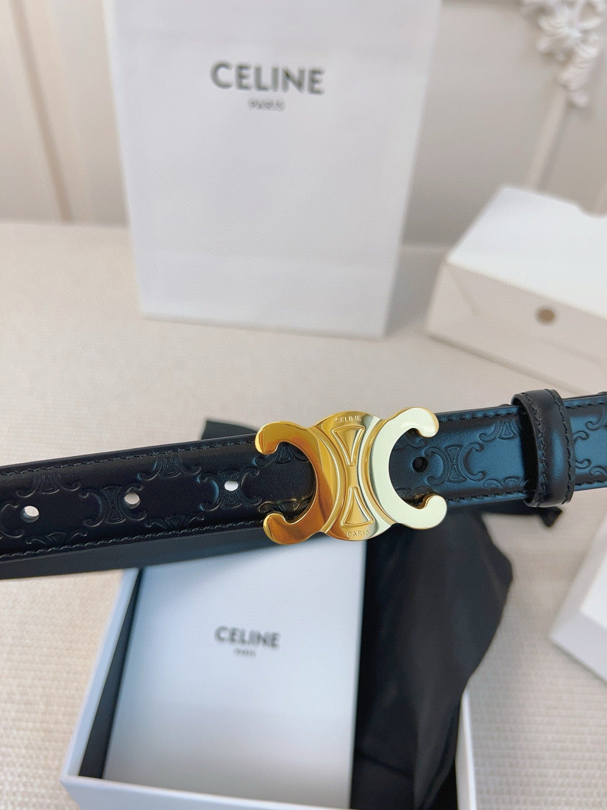CELINE 25S BELT 25MM TRIOMPHE IN BLACK CALFSKIN GOLD HARDWARE 563332