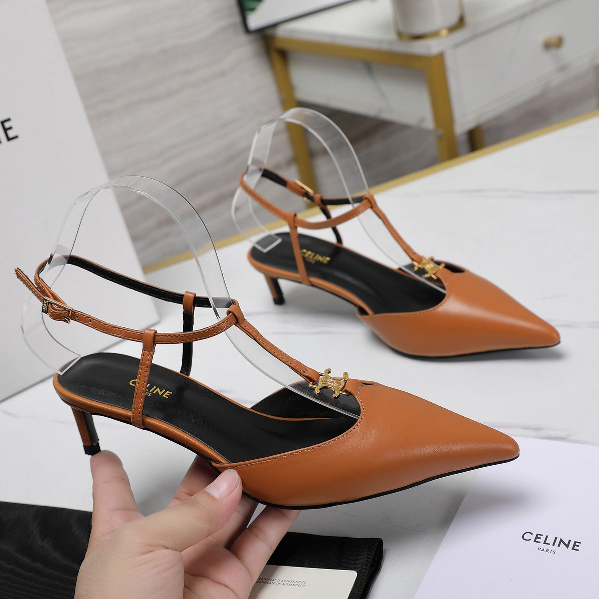 HIGH 5 CM SLINGBACK IN CINNAMON BROWN CALFSKIN WITH GOLD LOGO