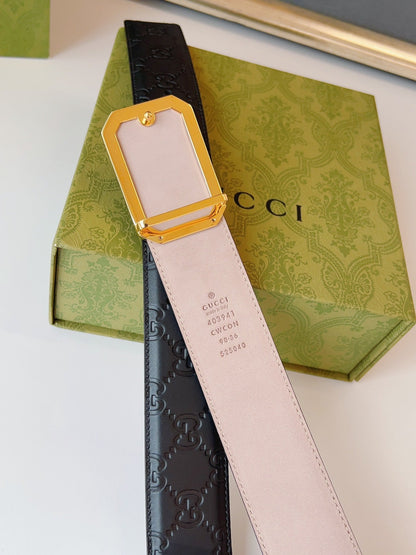 Gucci Signature Belt Gold Buckle 40mm Black Embossed Leather