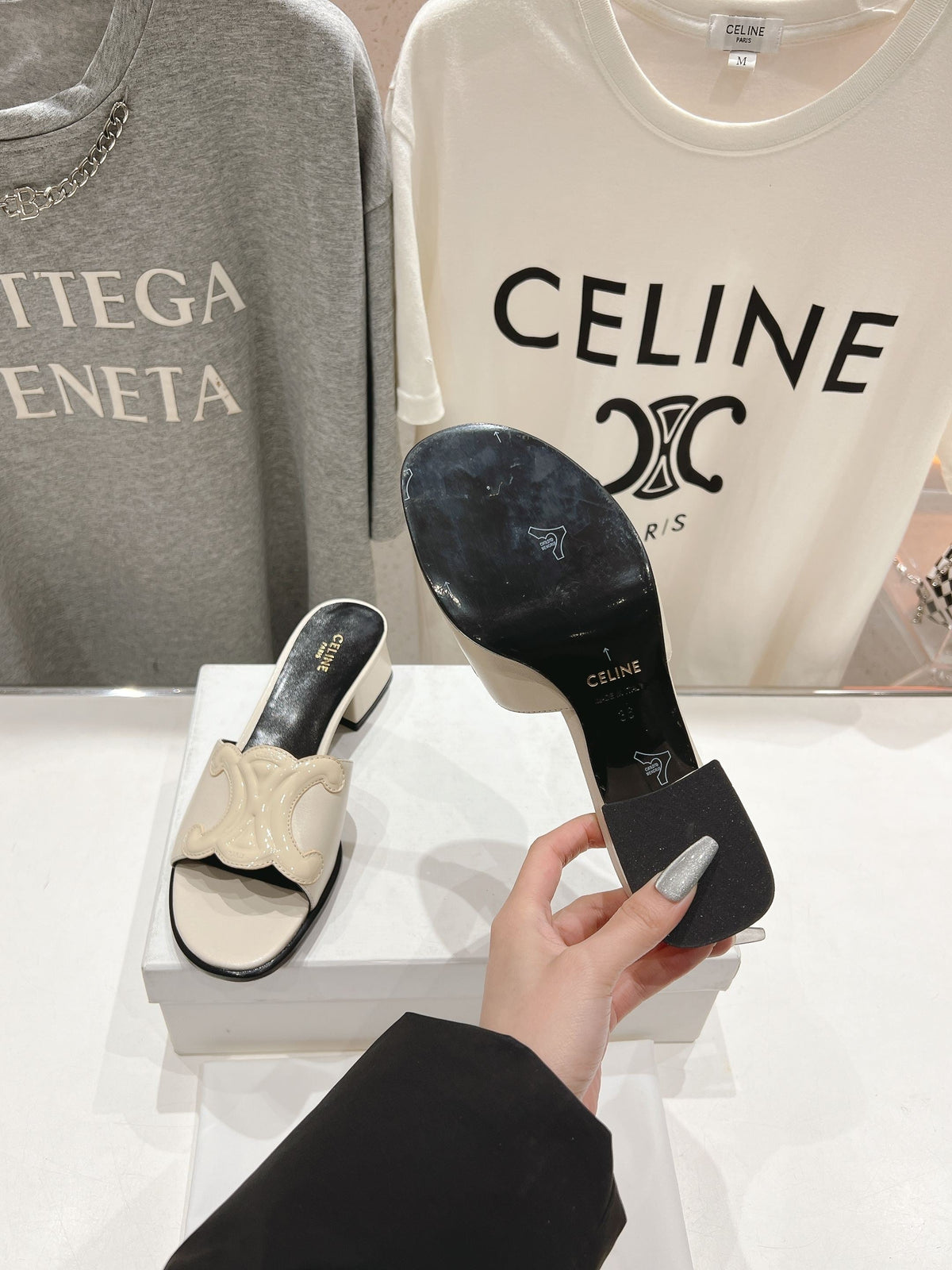 CELINE 25C CLEMENCE MULE WHITE SHEEPSKIN 236749
