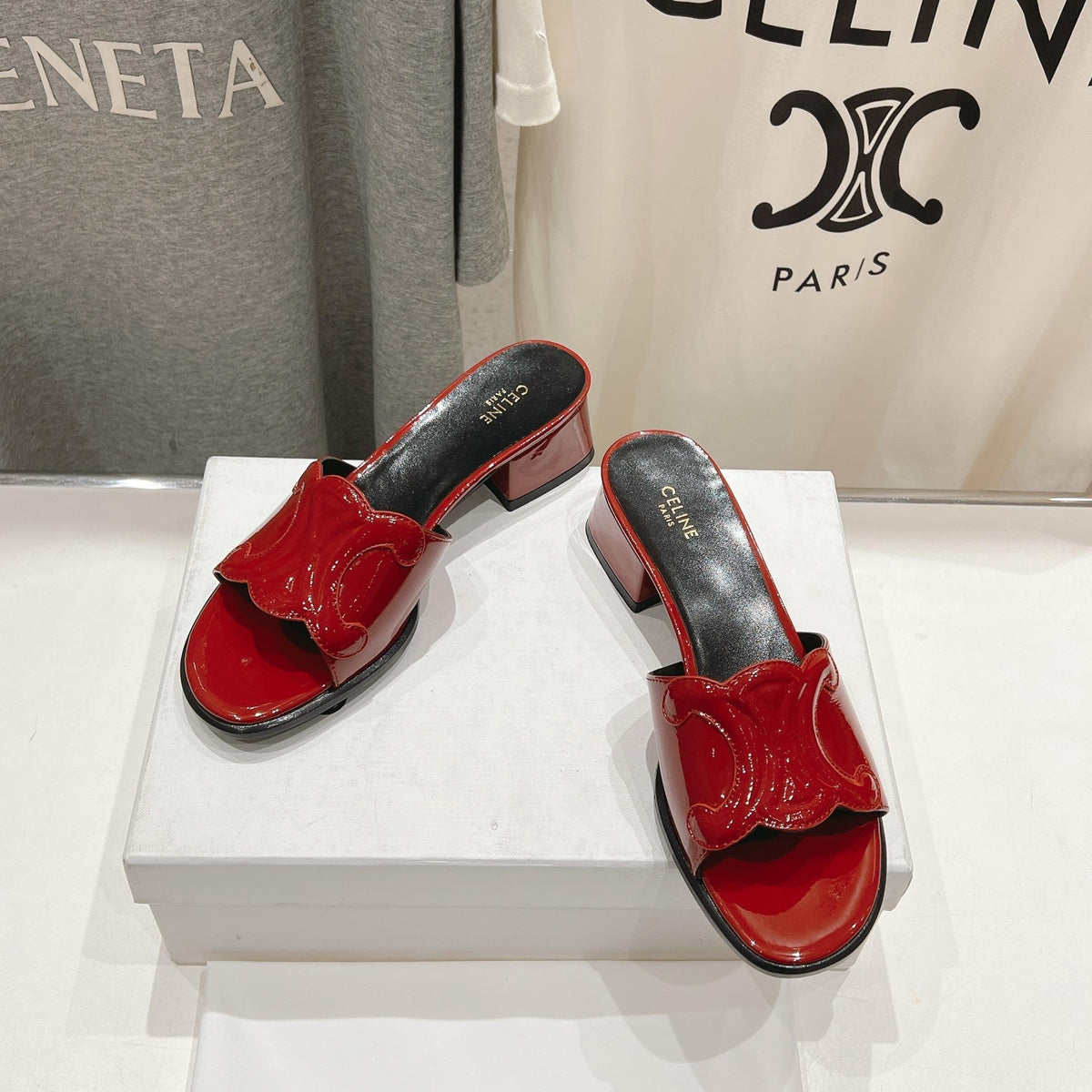 CELINE 25C CLEMENCE MULE RED PATENT LEATHER 236750