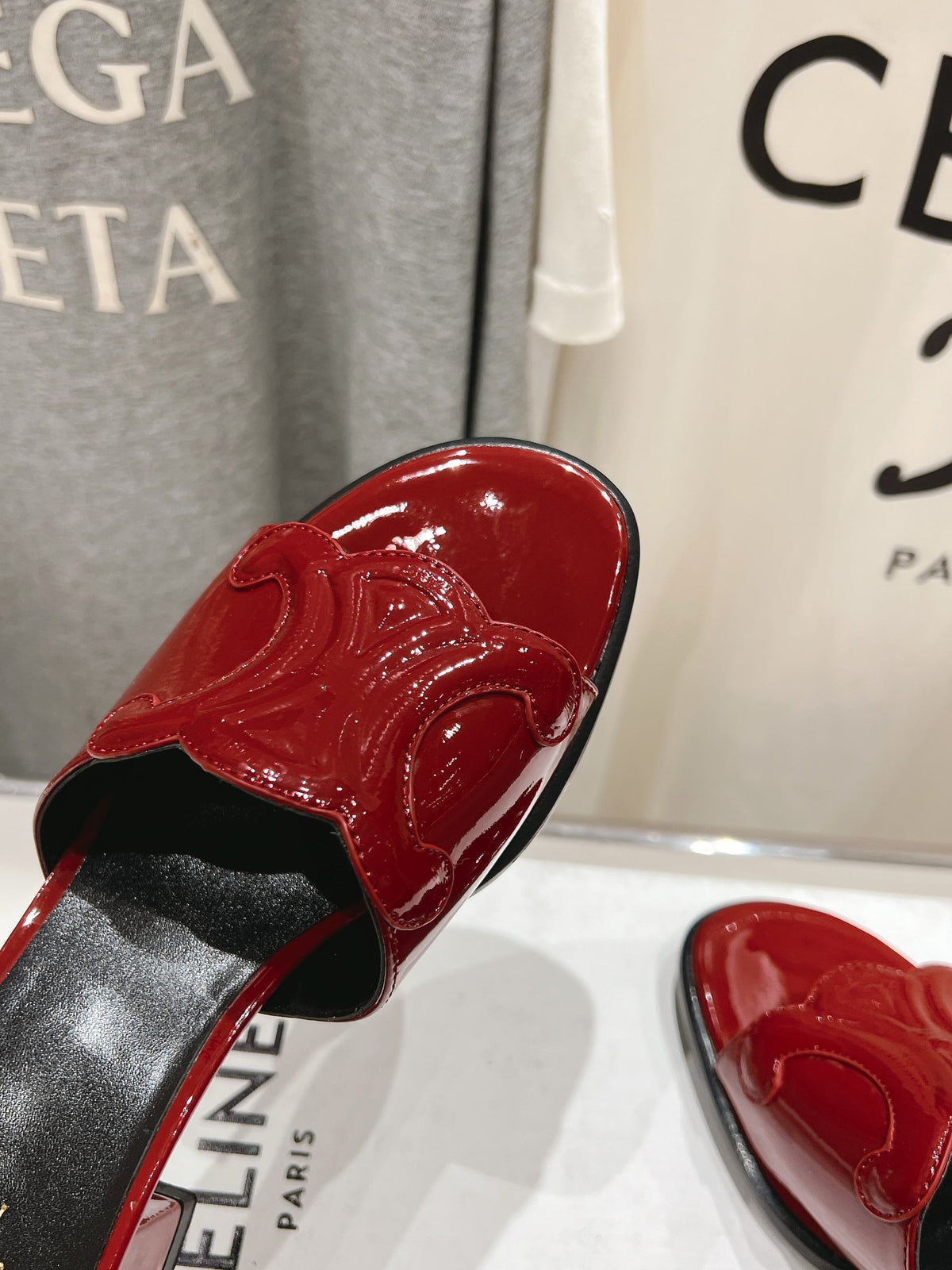 CELINE 25C CLEMENCE MULE RED PATENT LEATHER 236750