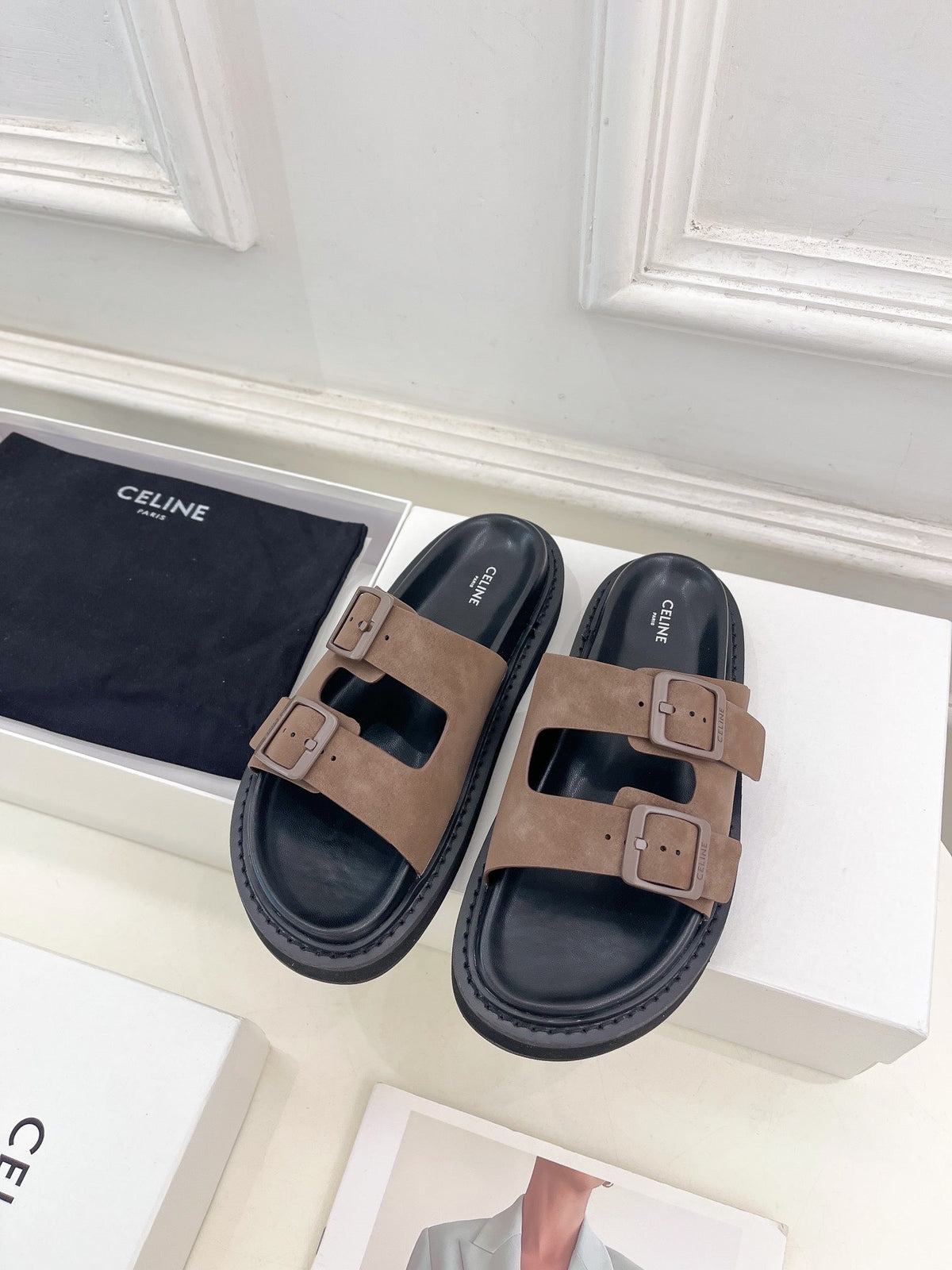 DAD SANDAL MULE IN MEIDUM BROWN SUEDE