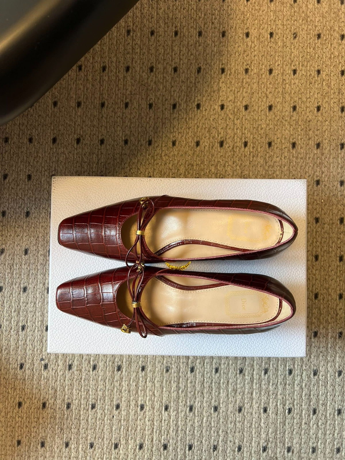 CD 26s Low Heel Pump 30 Dark Red Cowhide 651158