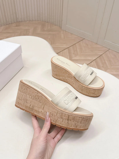 CD 26s Platform Sandals 85 White Cowhide 643777