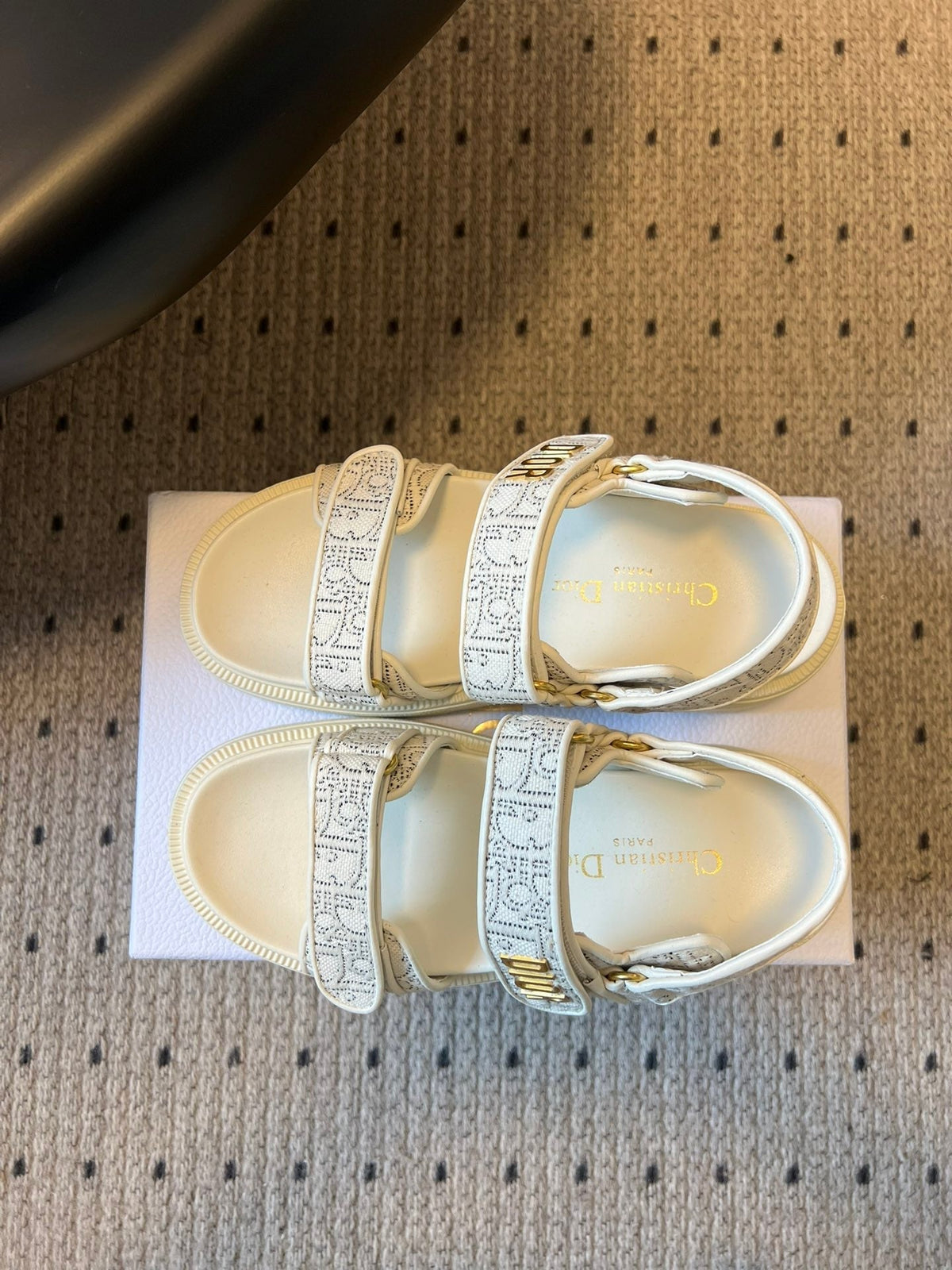 CD 26 Platform Sandals White Beige Sheepskin Embroidered Fabric 621797