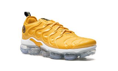 AIR VAPORMAX PLUS OMEN WMNS "Go The Extra Smile" DO5874 700
